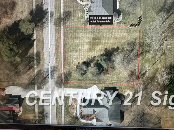 80 Woodshire Dr, Freeland, MI 48623