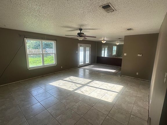 2nd image of 1606 Linda Lee Dr