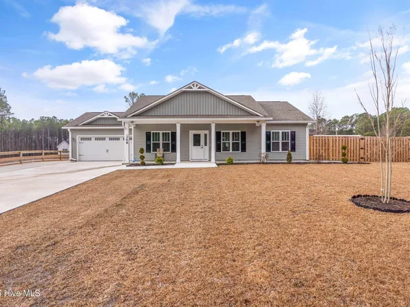 268 Old Folkstone Road, Holly Ridge, NC 28445