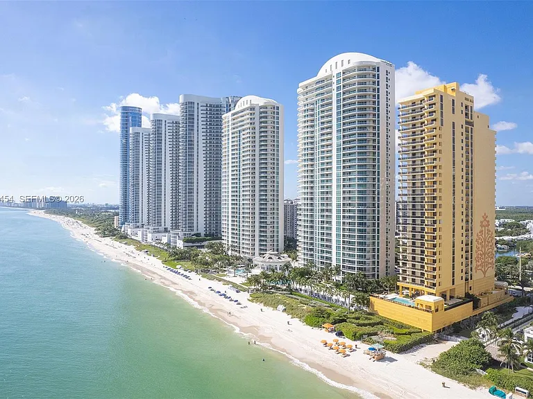 16275 Collins Ave #XX01 — Photo 22