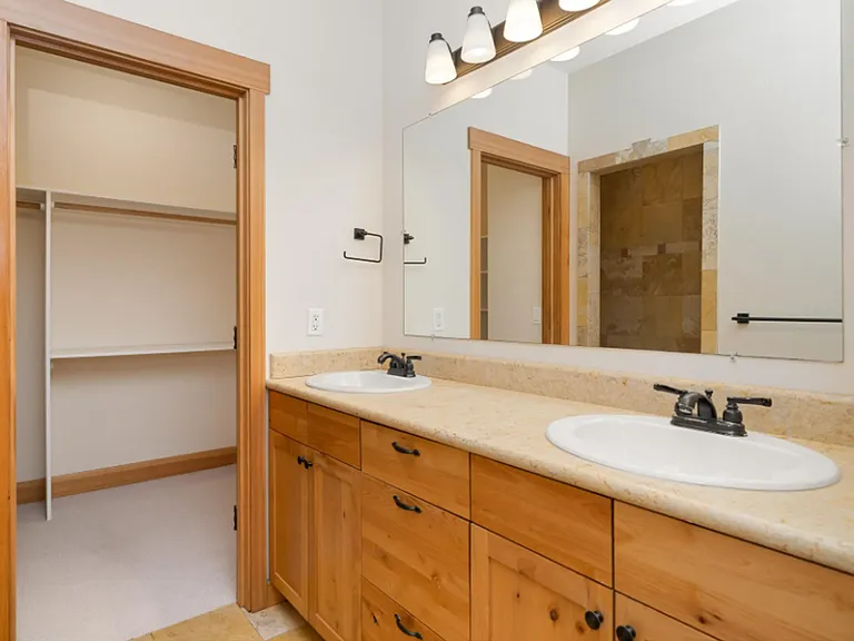224 N Holladay Dr #201 — Photo 23