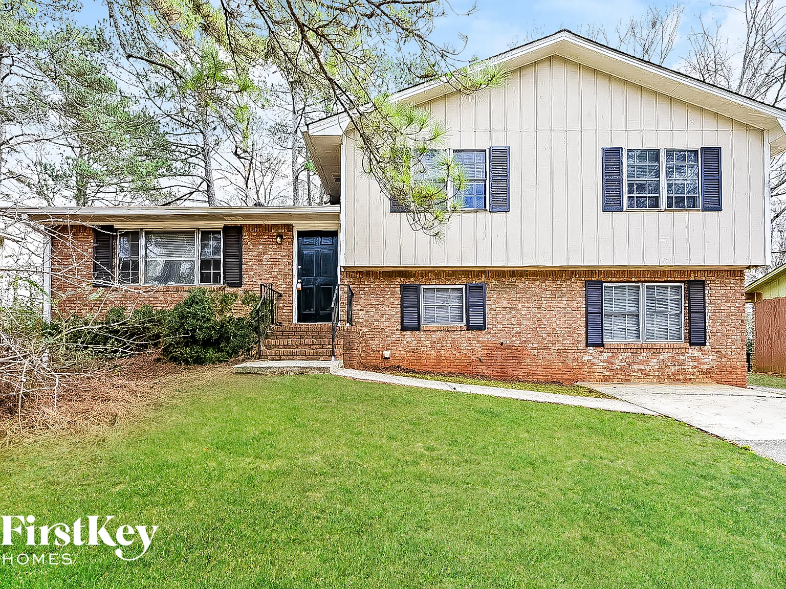 3 bed, 2.0 bath, 1330 sqft, $2,005 — Photo 1