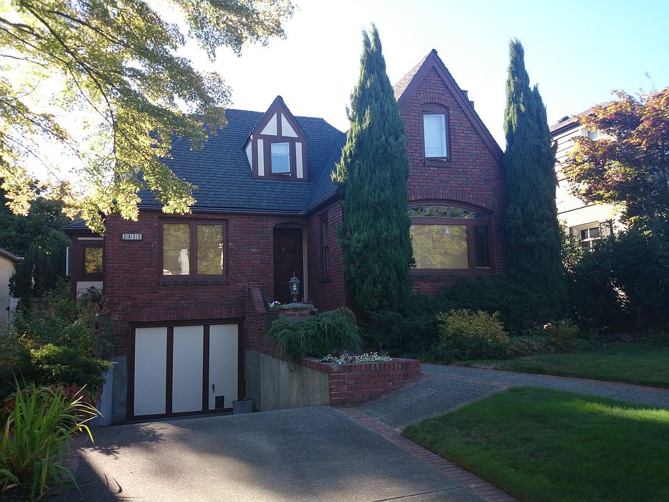 2nd image of 3825 41st Ave NE