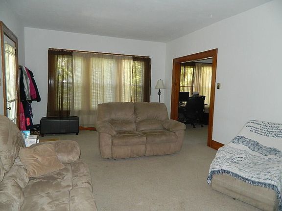 5th image of 843 Crescent Dr