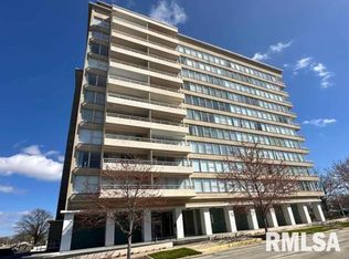 718 S 7th St APT 305, Springfield, IL 62703