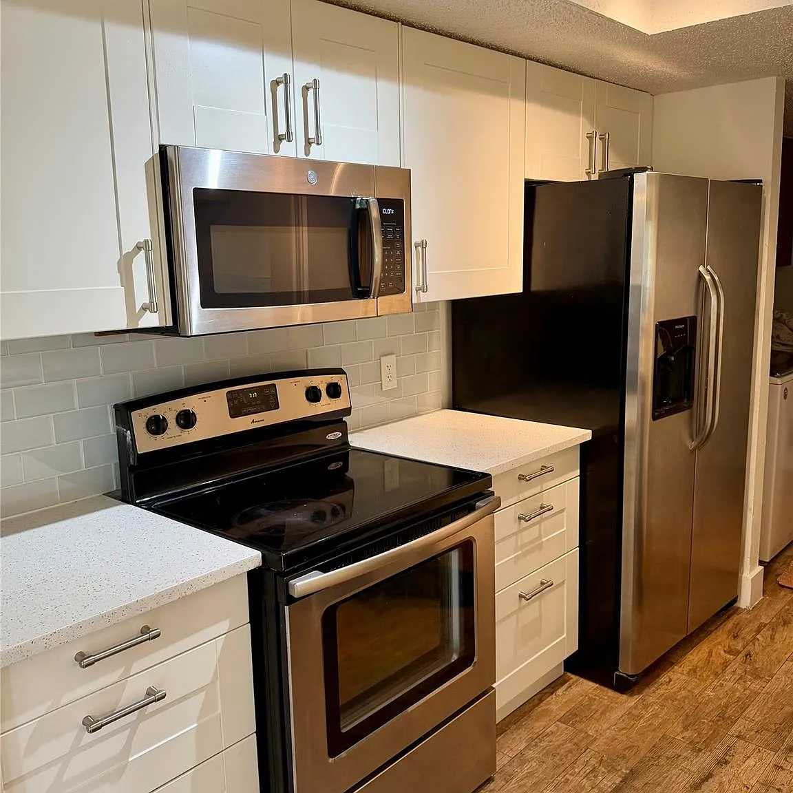 3 bed, 2.5 bath, 1750 sqft, $2,100 — Photo 2