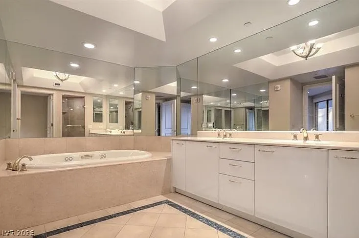 2747 Paradise Rd #1906 — Photo 16
