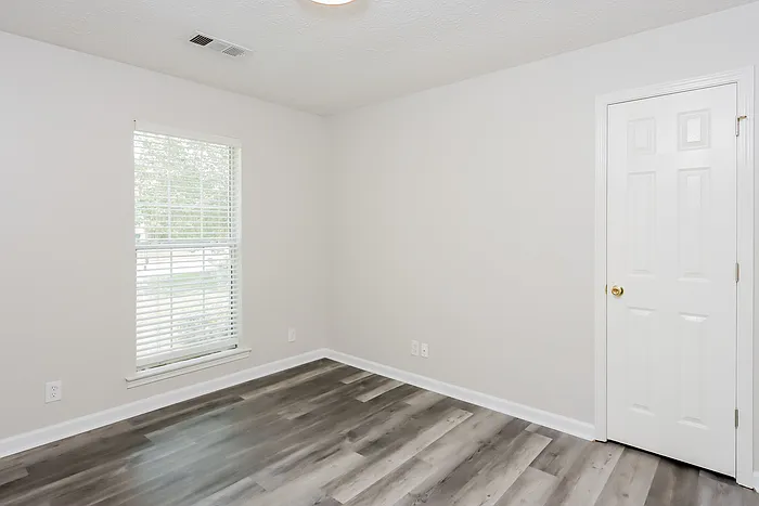 11 N Springfield Dr — Photo 7