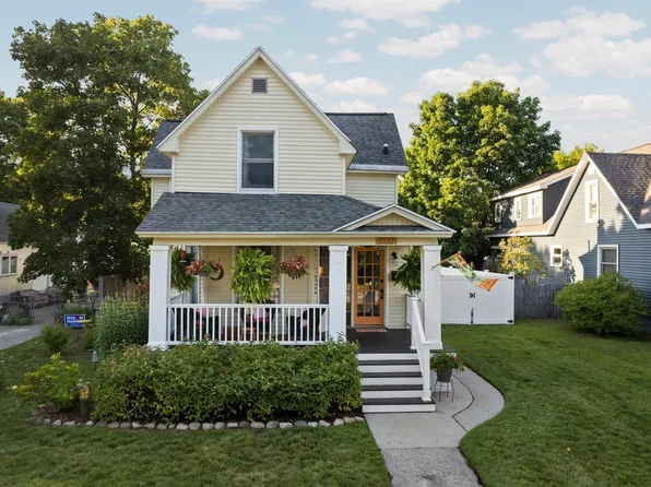 310 W 12th St, Traverse City, MI 49684