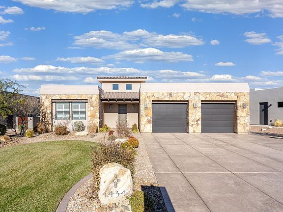 2nd image of 1434 W Shinnecock Dr