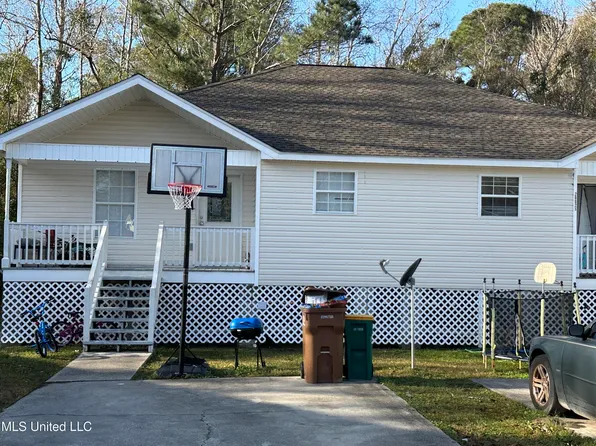 20025 Sunshine Dr, Long Beach, MS 39560