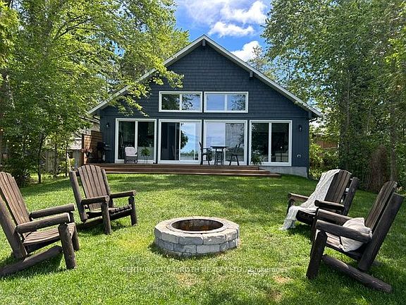 3rd image of 7426 Island View St