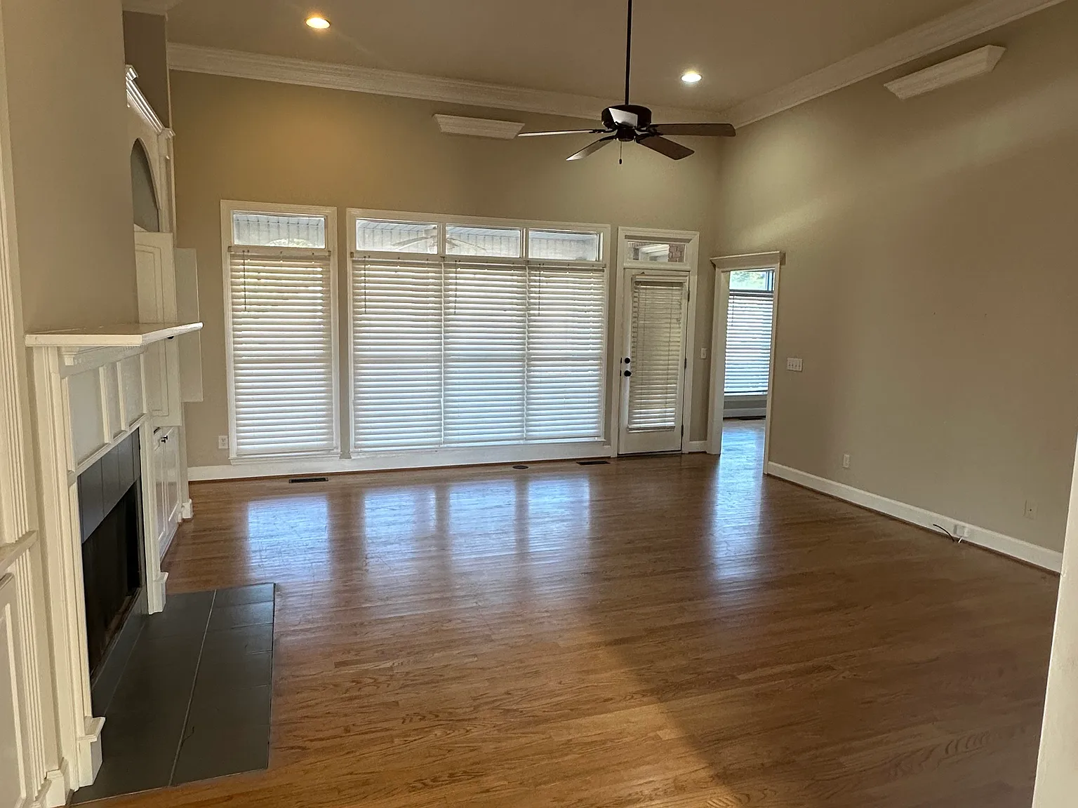 4 bed, 3070 sqft, $3,000 — Photo 4