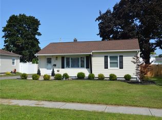 36 Castlewood Dr, Rochester, NY 14624