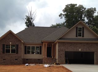 304 Deerfield Dr, Mount Holly, NC 28120