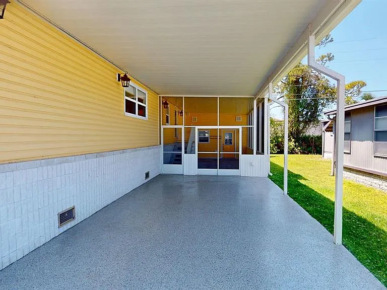 10728 Poplar St NE — Photo 48
