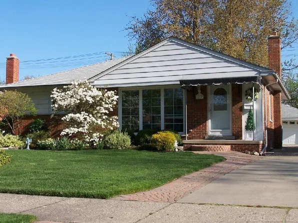 21209 Erben St, Saint Clair Shores, MI 48081