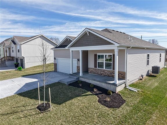 3rd image of 10289 Lucca Ln
