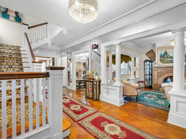 2746 Kennedy Boulevard image 5 of 37