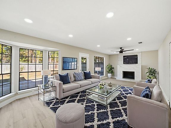 4th image of 22 Cricket Hollow Pl