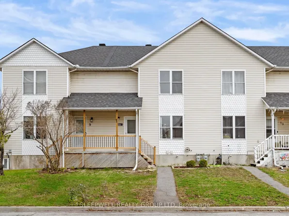 11 Johnston St, Carleton Place, ON K7C 4R7