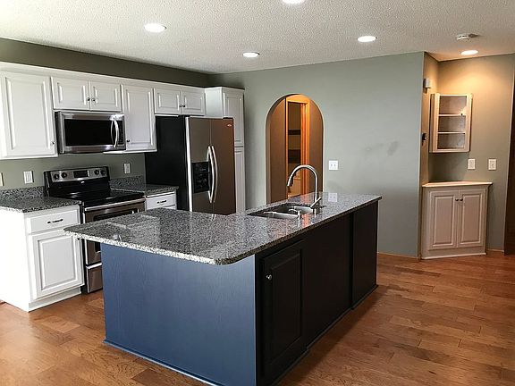 New sink with motion faucet