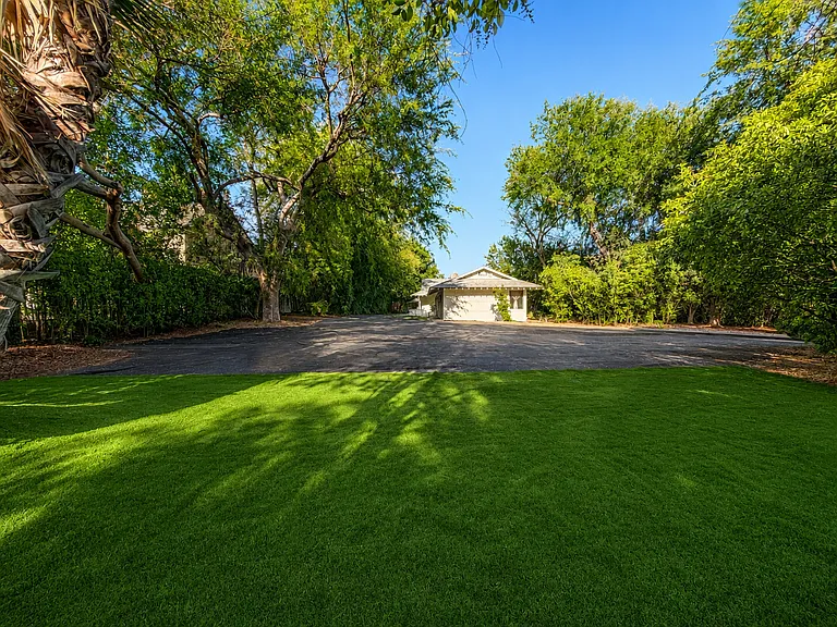 934 El Campo Dr — Photo 3