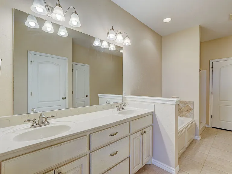 11312 NW 121st Pl — Photo 15