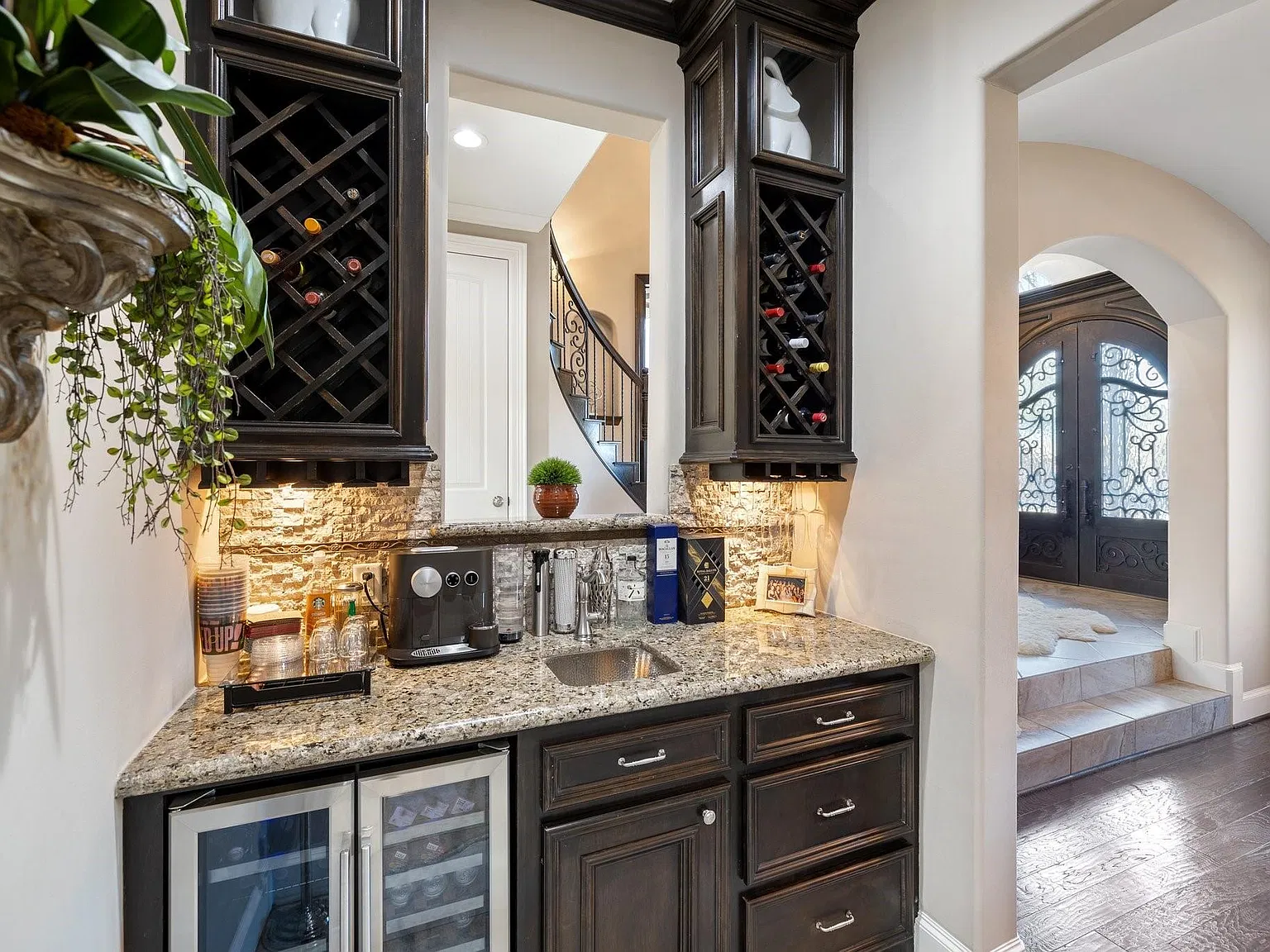 5 bed, 5.5 bath, 4433 sqft, $7,000 — Photo 3