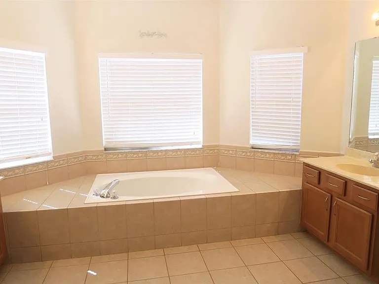 2906 Sweetspire Cir — Photo 15