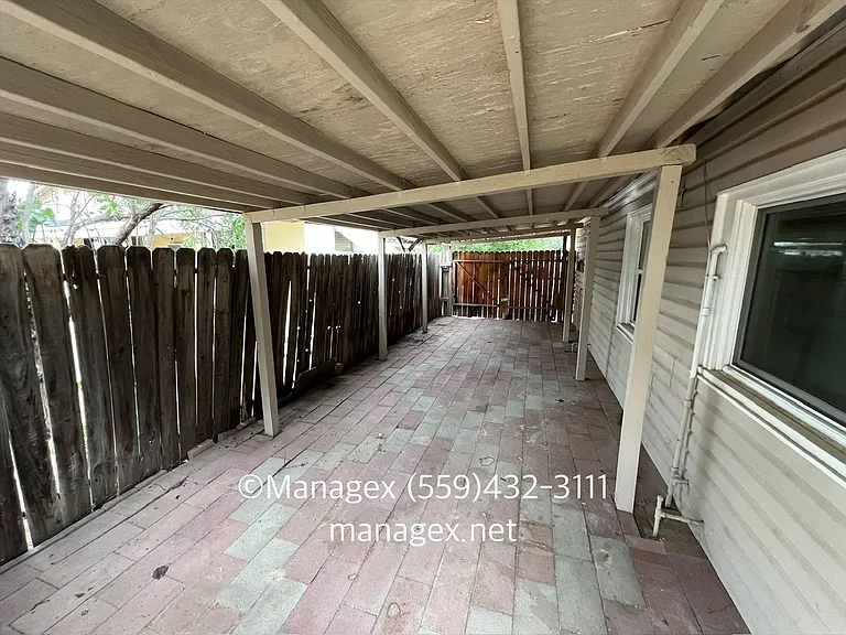 1011 3rd St — Photo 7