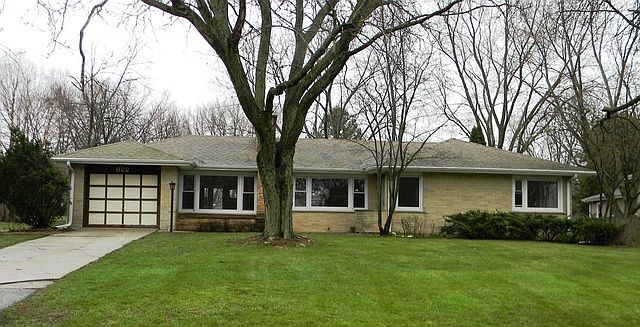 1st image of 922 Oakdale Dr
