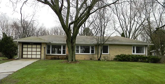 922 Oakdale Dr photo 1