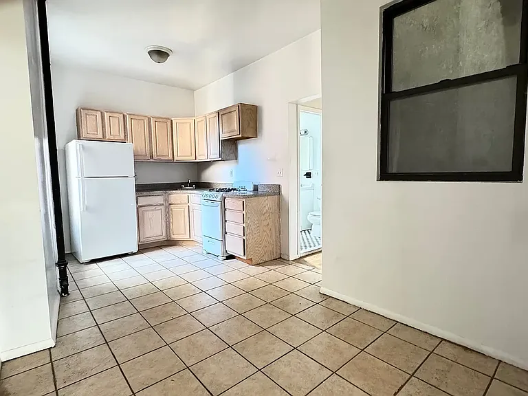 51 E 2nd St #7 — Photo 14