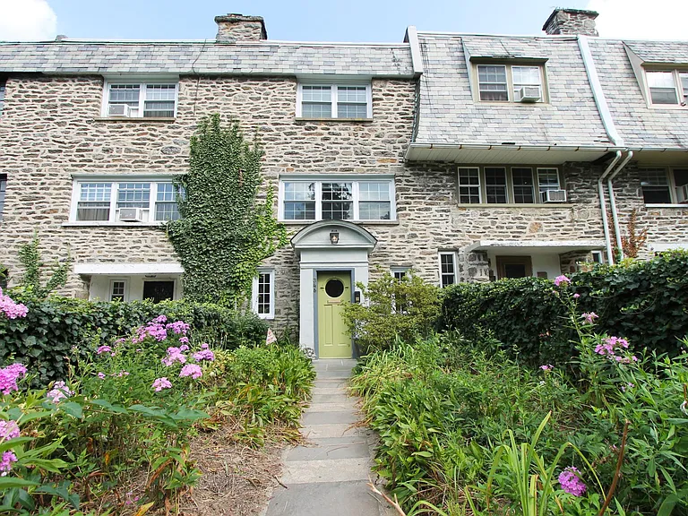 346 E Meehan Ave — Photo 1