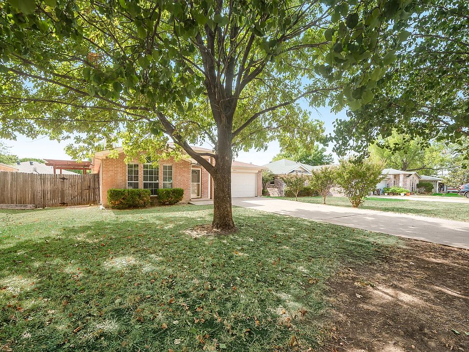 1st image of 7913 Buttonwood Dr