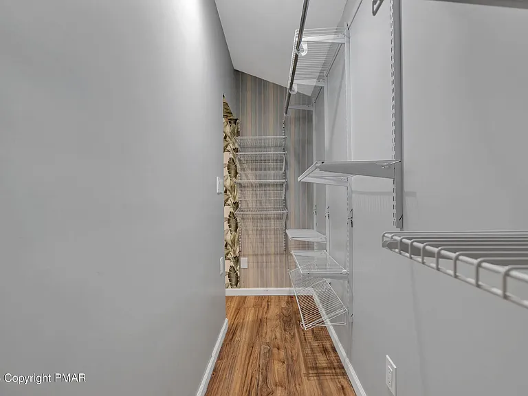 MASTER BEDROOM CLOSET