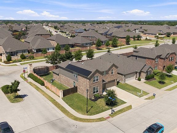 3rd image of 703 Liner Ln