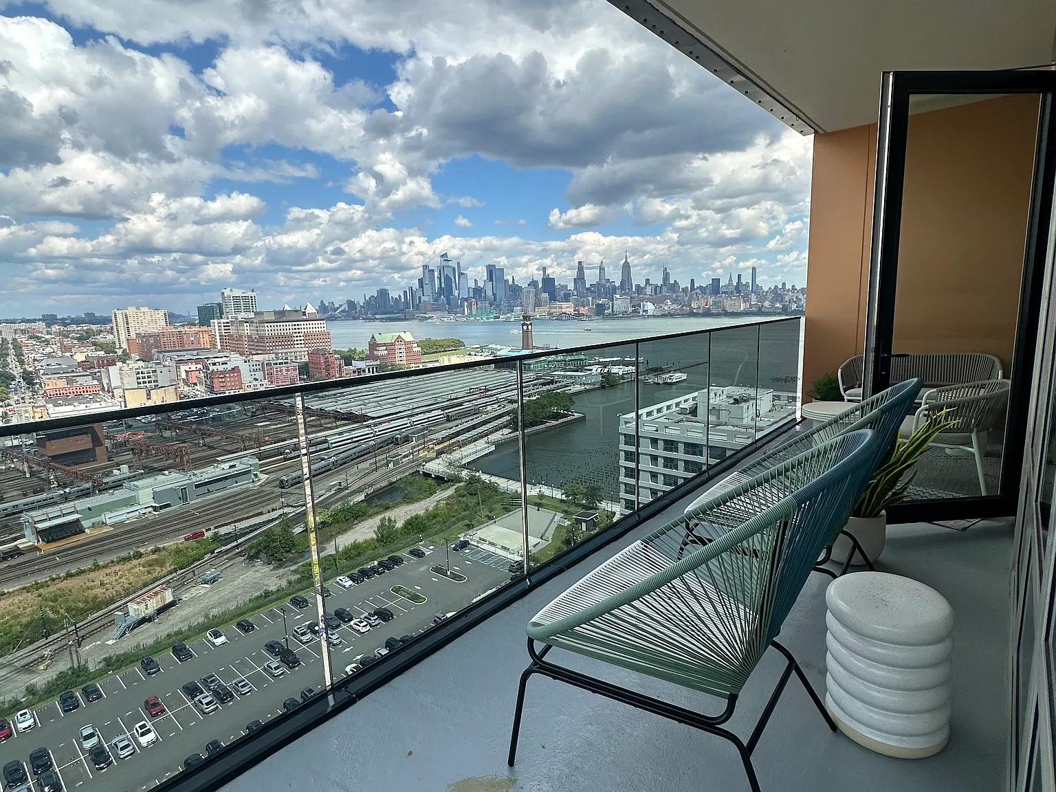 700 Washington Blvd — Photo 1