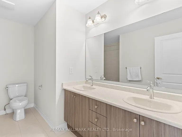 16 Crossmore Cres — Photo 19