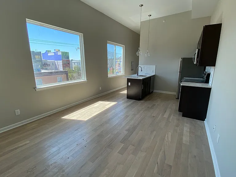 776 S 15th St — Photo 1