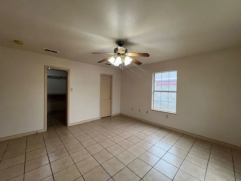 408 Badajoz Ln — Photo 15