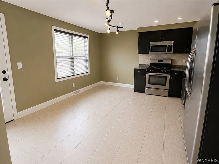 25 Jessica Ln — Photo 7