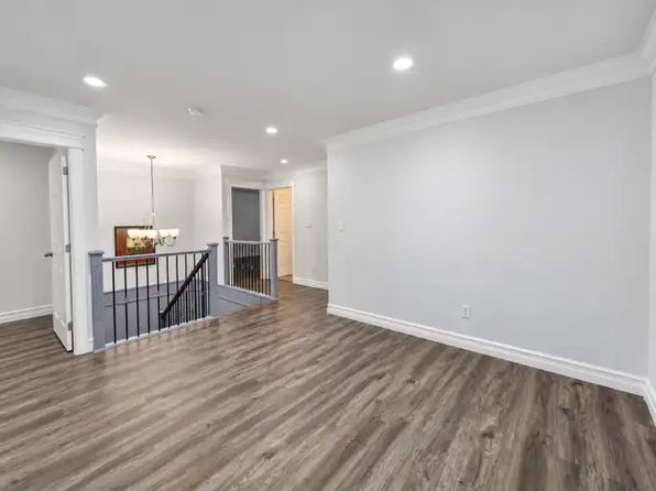 4 bedroom rental in Surrey — photo 8