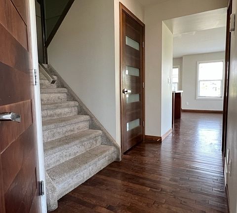 3rd image of 1555 Paton Cres
