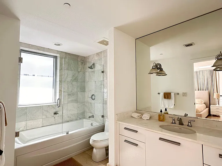 1060 Brickell Ave #413 — Photo 5