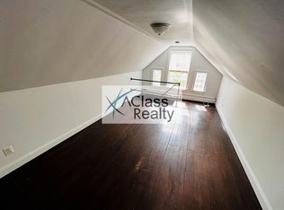 1006 W Shore Rd #2R, Oyster Bay, NY 11771