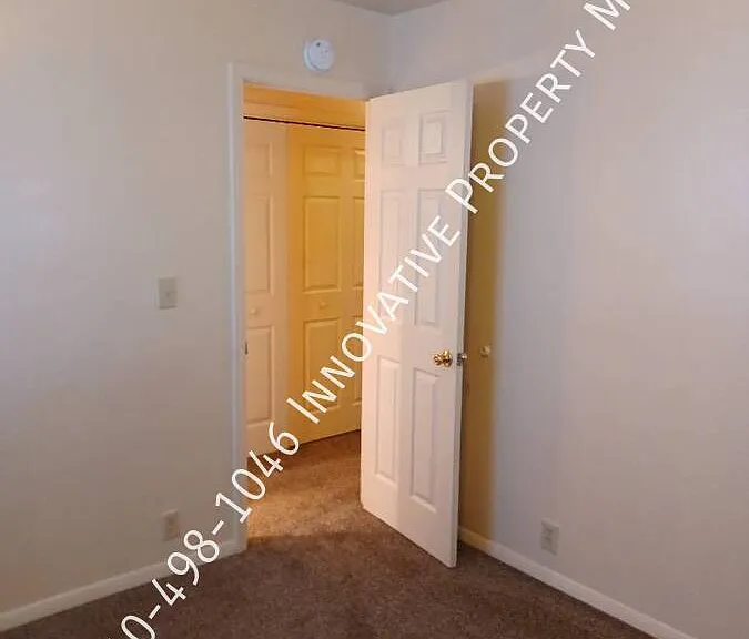 2829 Plainfield Ave — Photo 23