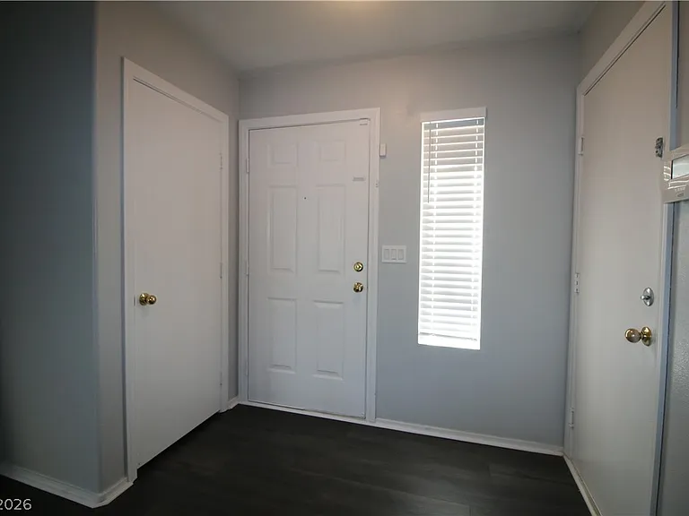7868 Steamboat Springs Ct — Photo 4