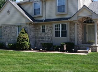 8086 Pickering Pl, Westland, MI